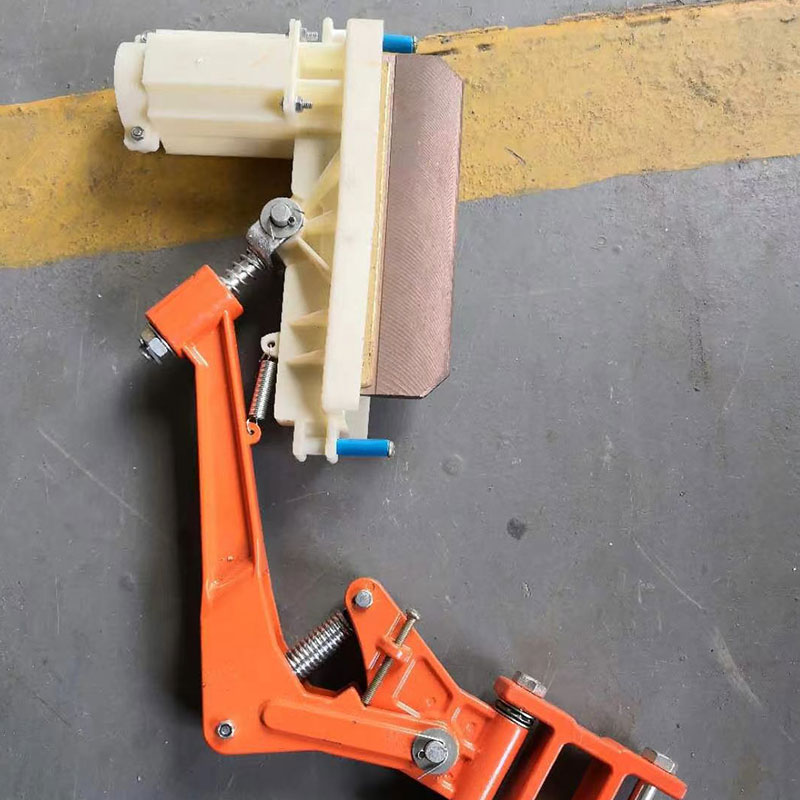 单极滑触线集电器