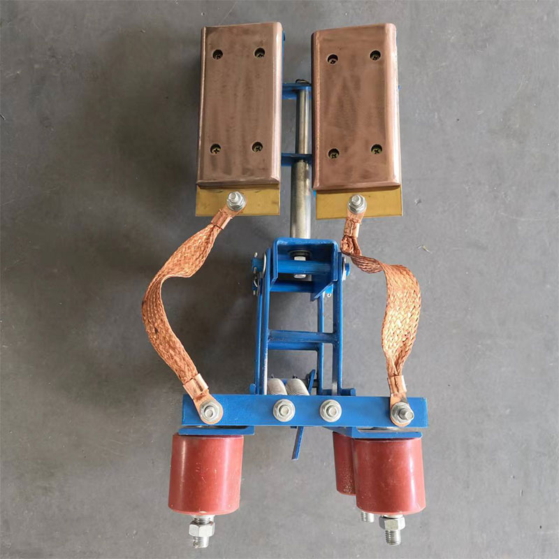 刚体滑触线集电器